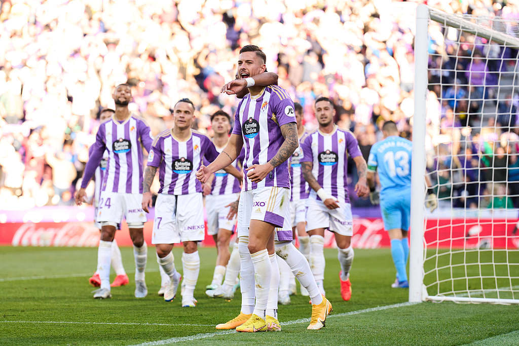 阿拉维斯客场告捷，继续保持胜利势头