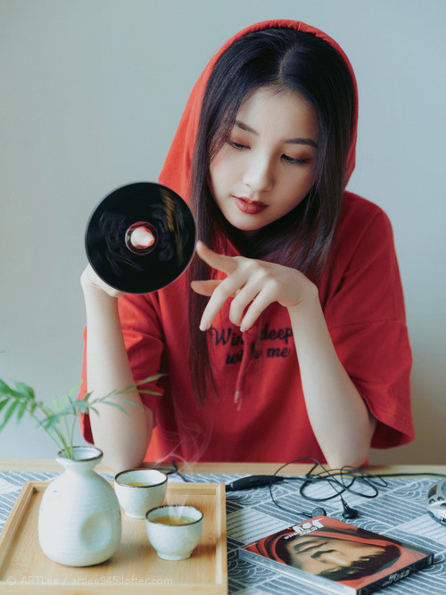 黑铁牢笼与美学风暴，凯尔特人如何在雷霆主场重铸唯一性